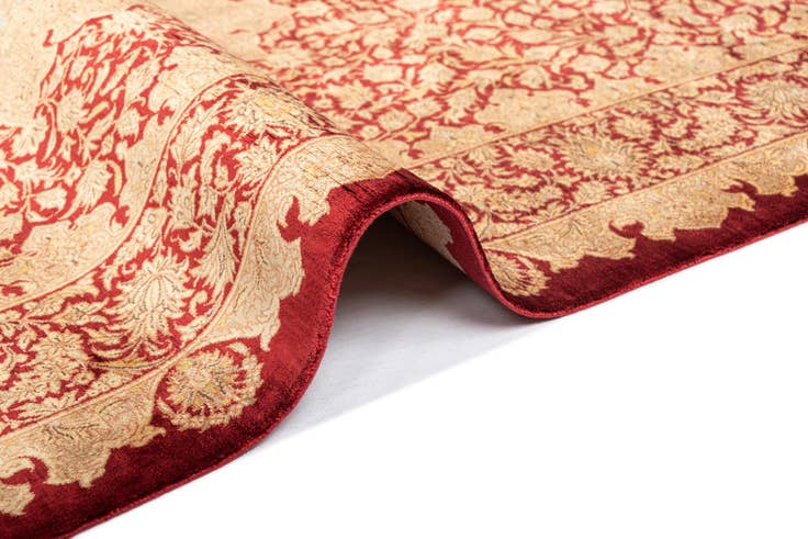 Detail image of 100cm x 150cm Ghom Silk Rug