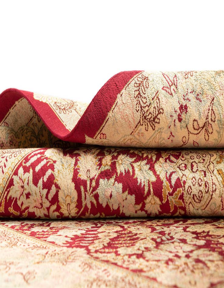 Detail image of 3' 3 x 4' 11 Ghom Silk Rug