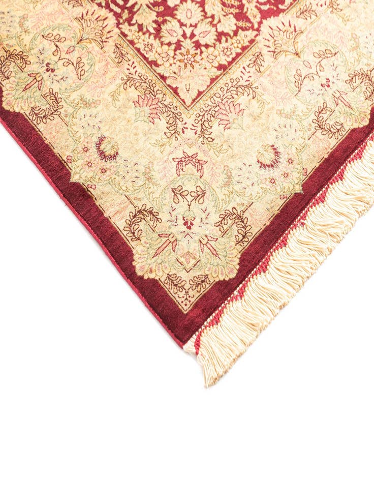 Detail image of 3' 3 x 4' 11 Ghom Silk Rug