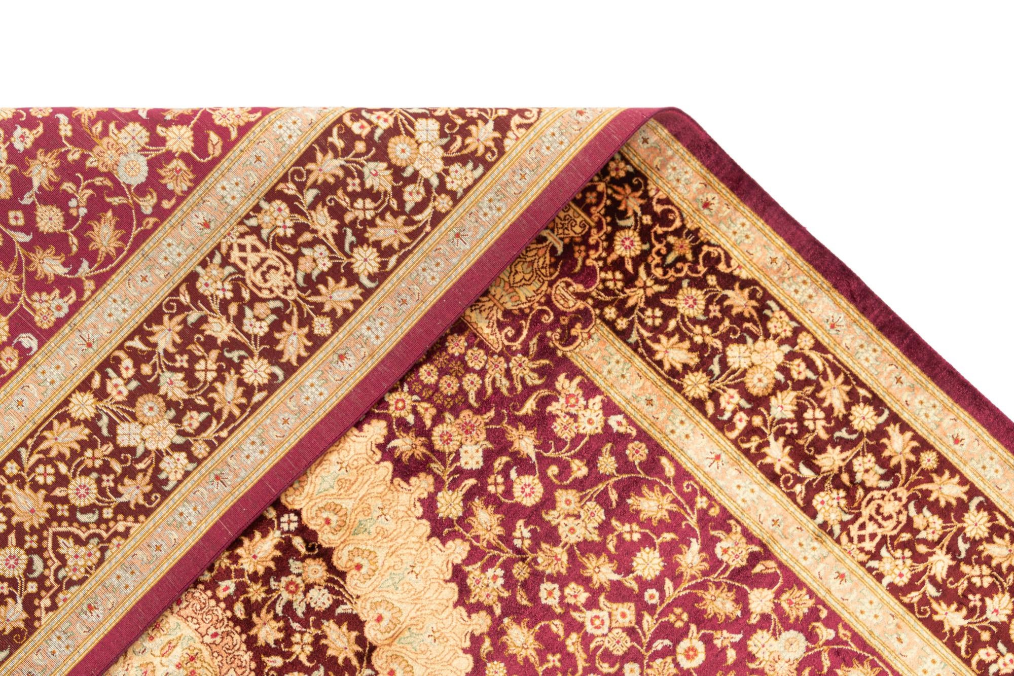 4' 4 x 6' 6 Ghom Silk Rug