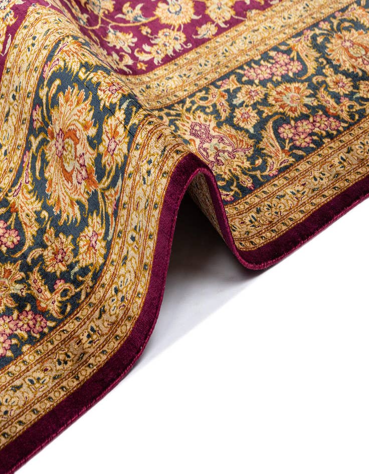 Detail image of 6' 5 x 9' 8 Ghom Silk Rug