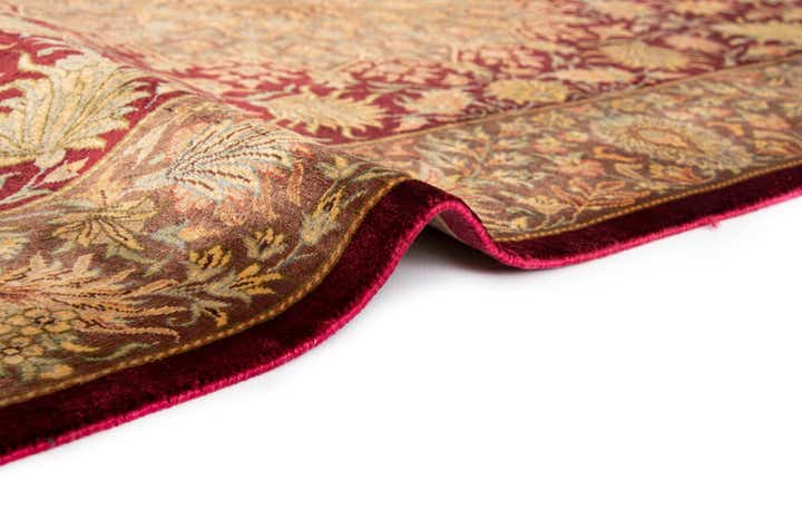 2' 7 x 4' 2 Ghom Silk Rug