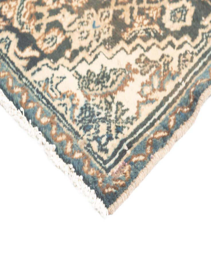 Detail image of 4' 2 x 7' 4 Hamedan Rug