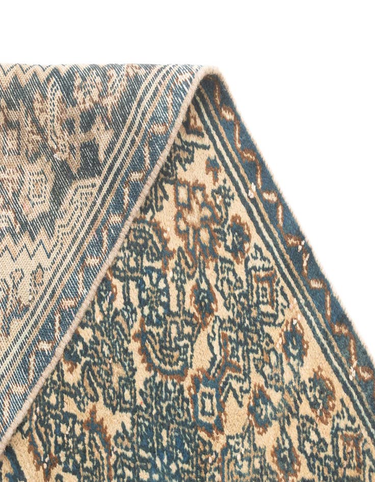 Detail image of 4' 2 x 7' 4 Hamedan Rug