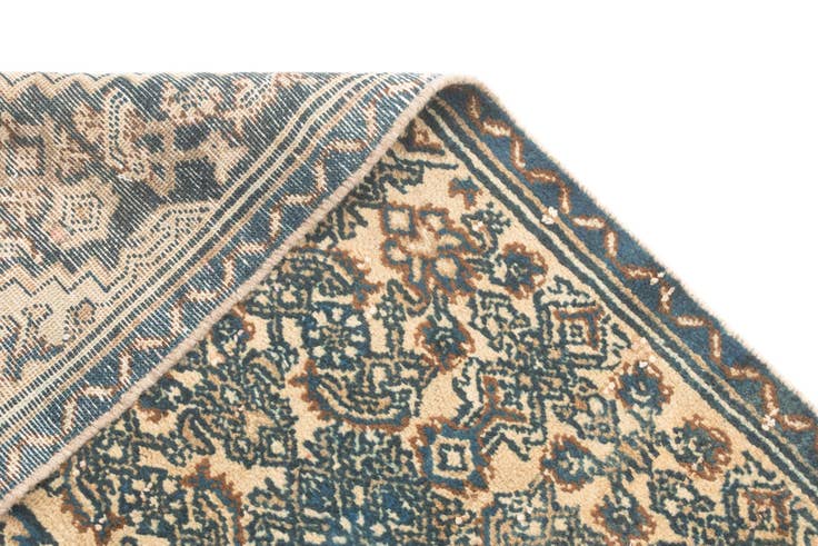 Detail image of 4' 2 x 7' 4 Hamedan Rug