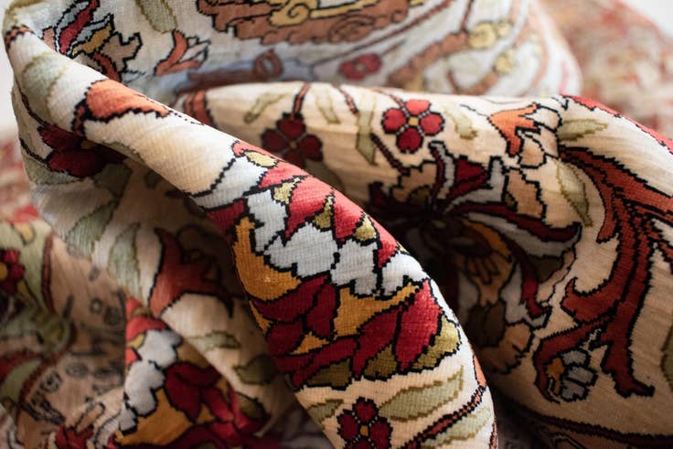 Detail image of 3' 3 x 4' 5 Hereke Silk Rug