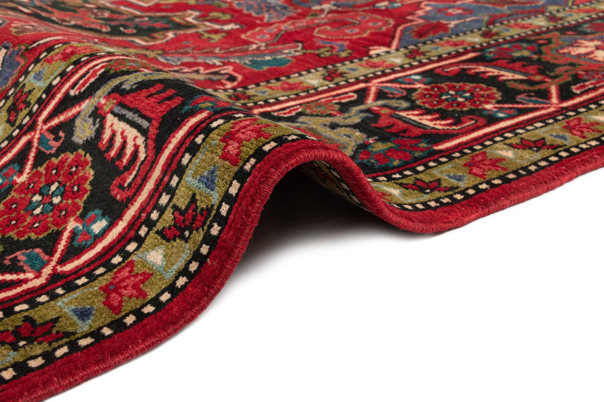 7' 9 x 10' 8 Heriz Wool Rug