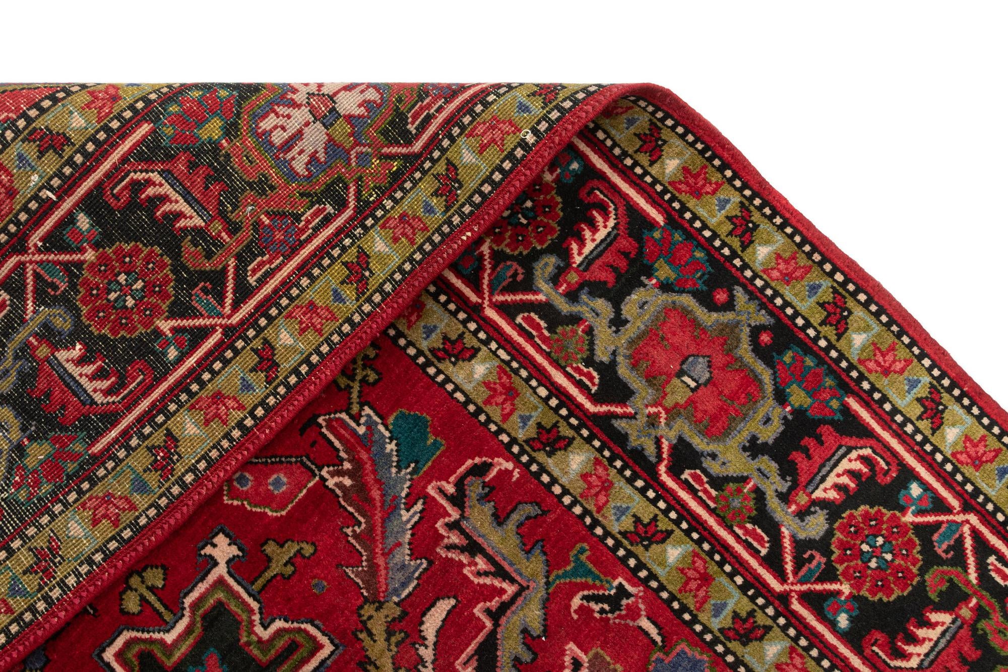 7' 9 x 10' 8 Heriz Wool Rug