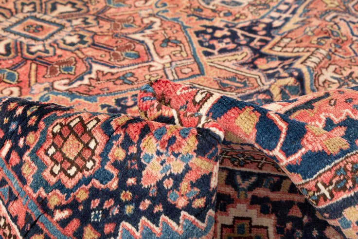 Detail image of 8' 6 x 11' 10 Heriz Wool Rug