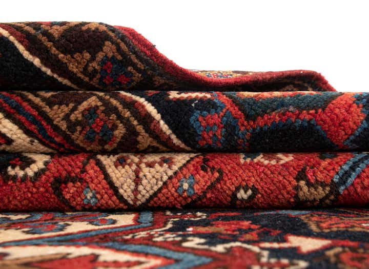 7' x 9' 8 Heriz Wool Rug