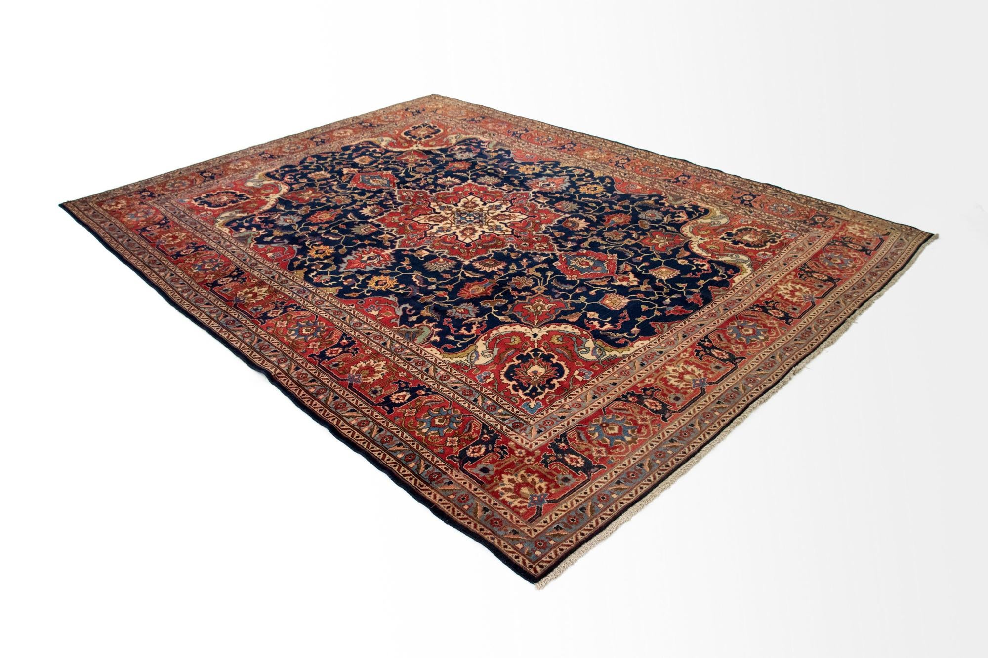 9' 11 x 12' 7 Hand Knotted Heriz Persian Wool Rug
