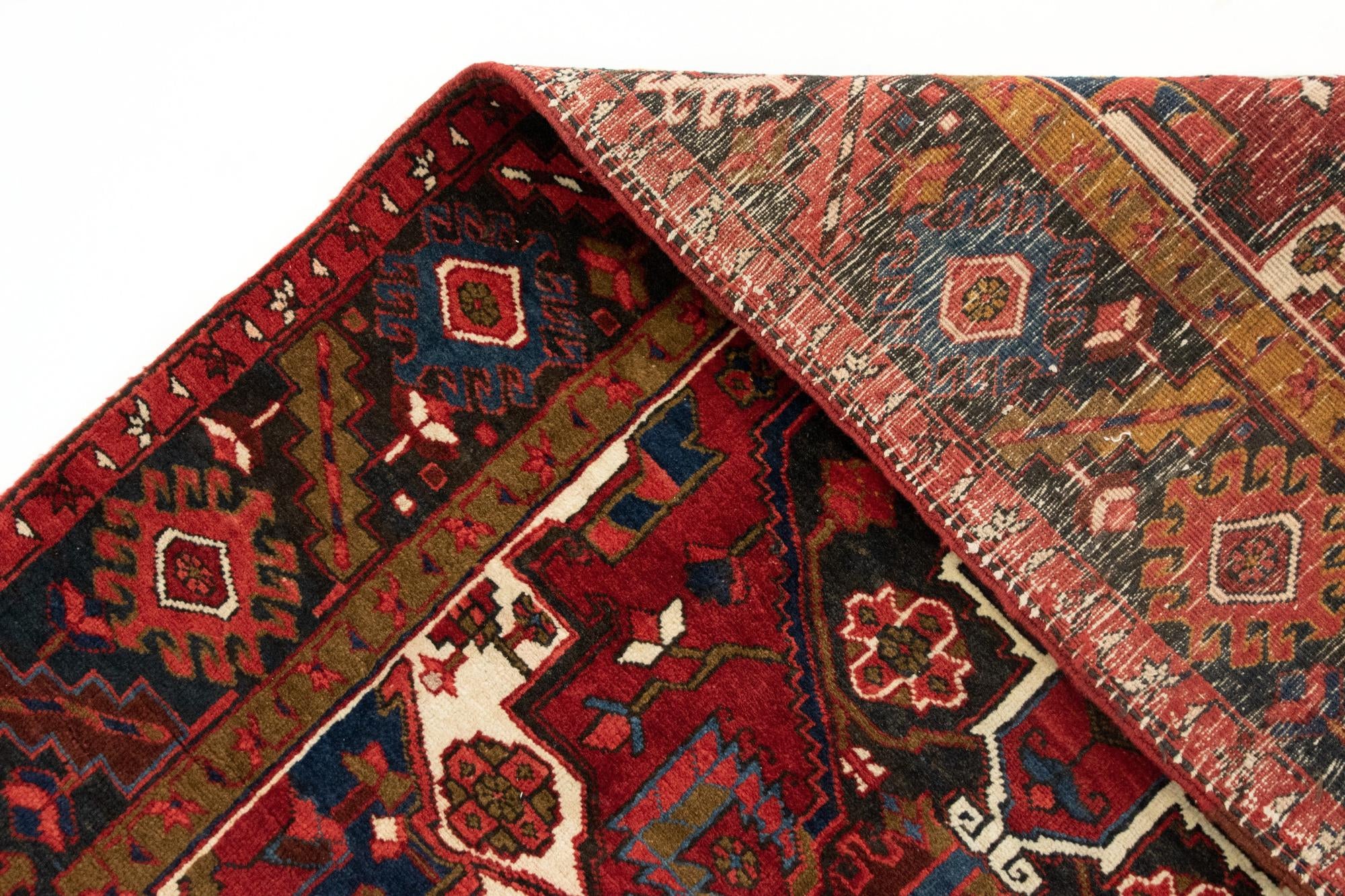 4' 11 x 6' 6 Hand Knotted Heriz Persian Wool Rug