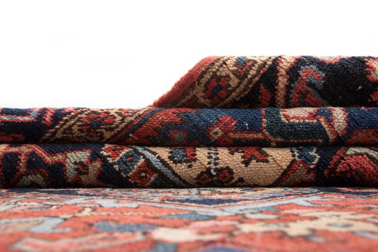 Detail image of 6' 9 x 10' Heriz Rug