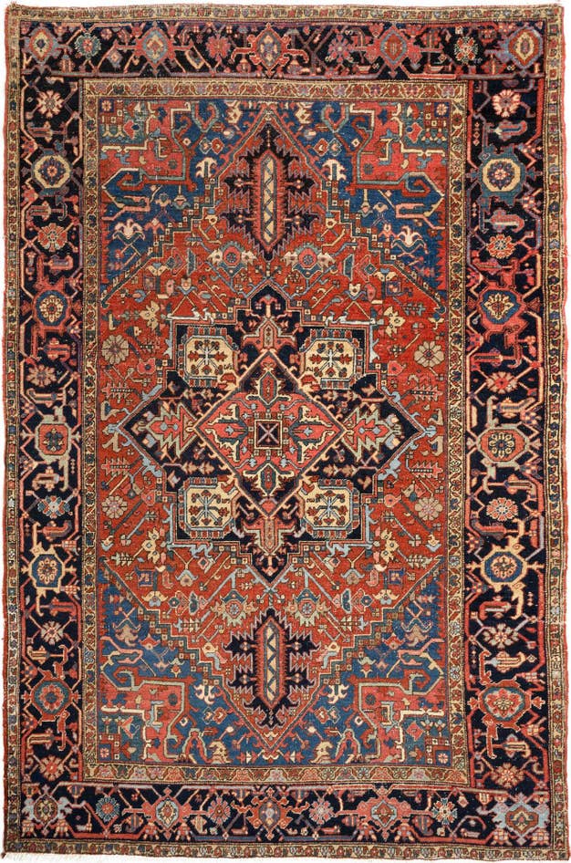 Detail image of 6' 9 x 10' Heriz Rug