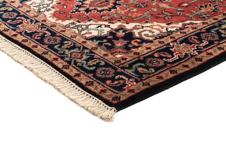 Detail image of 4' 1 x 5' 10 Hand Knotted Heriz Wool Rug