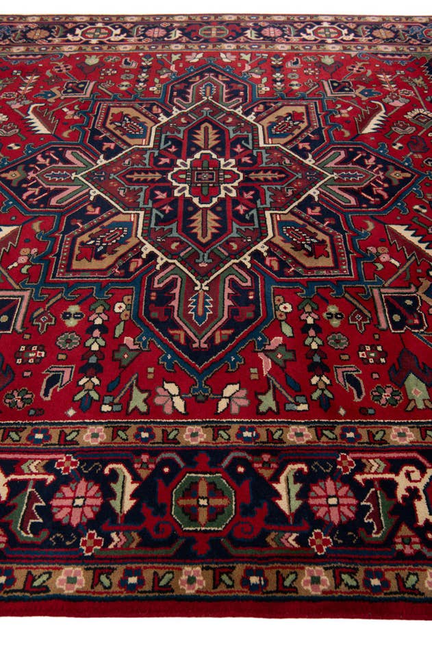 Detail image of 8' x 10' 5 Heriz Wool Rug