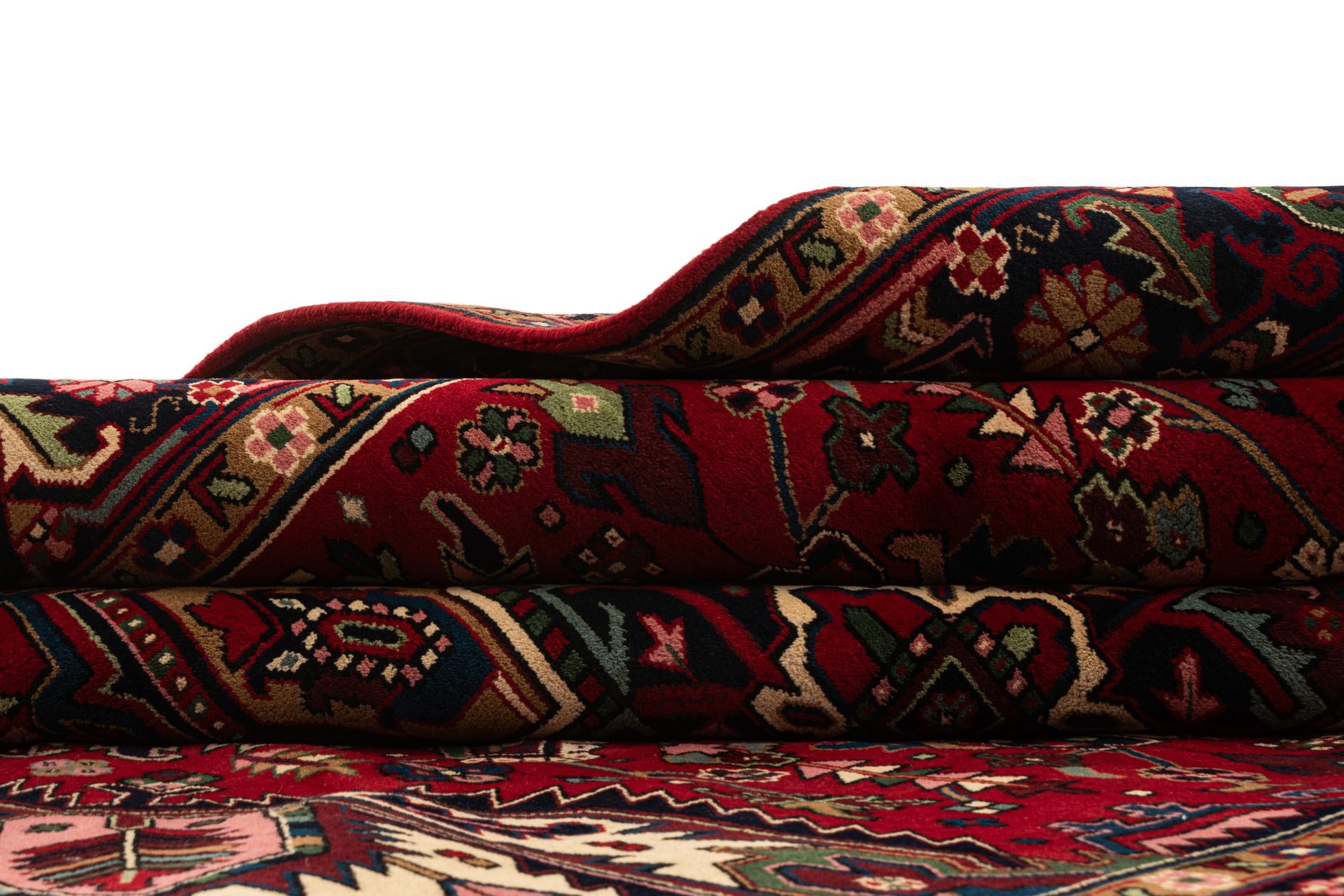 8' x 10' 5 Heriz Wool Rug