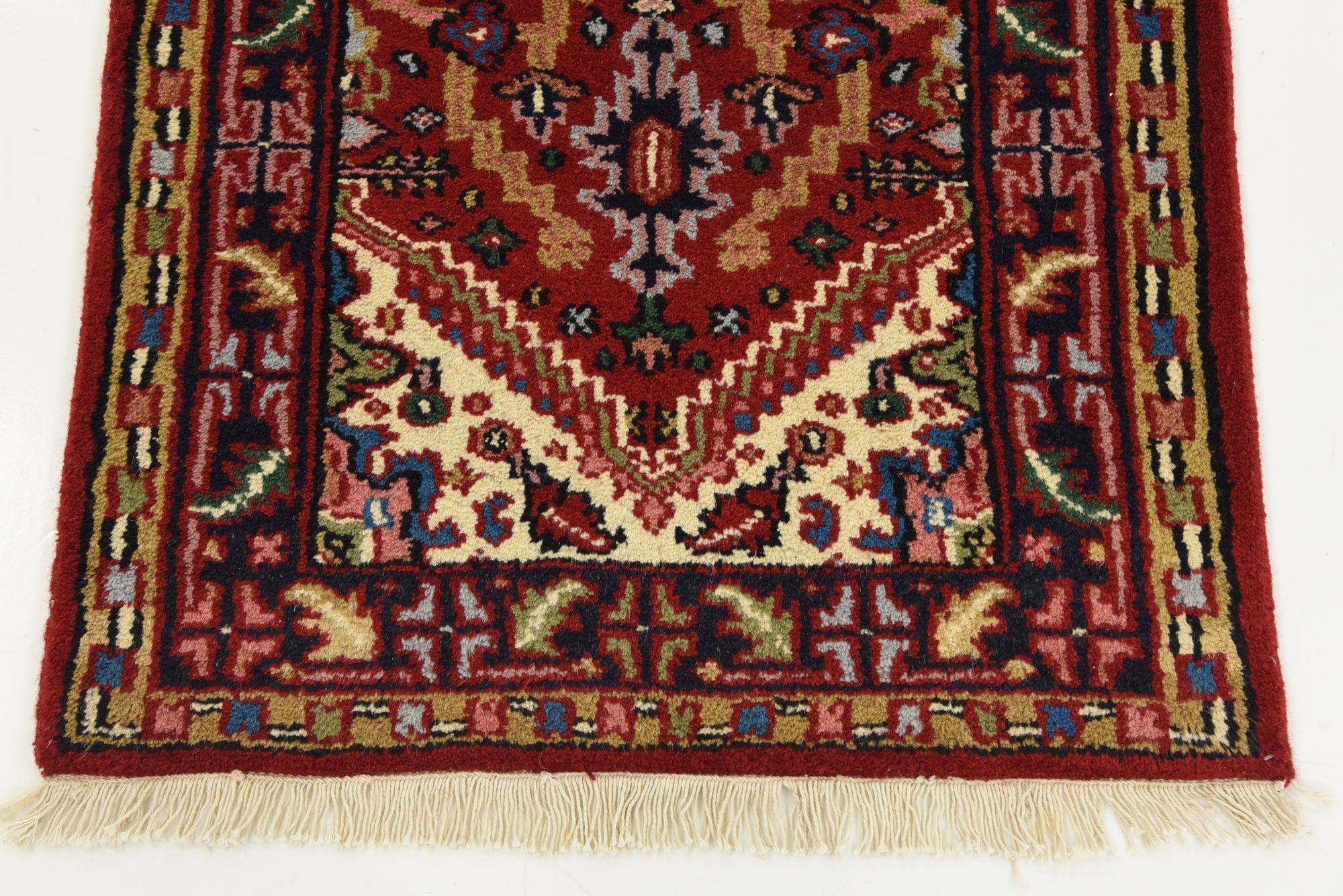 2' 5 x 4' 7 Hand Knotted Heriz Oriental Wool Rug