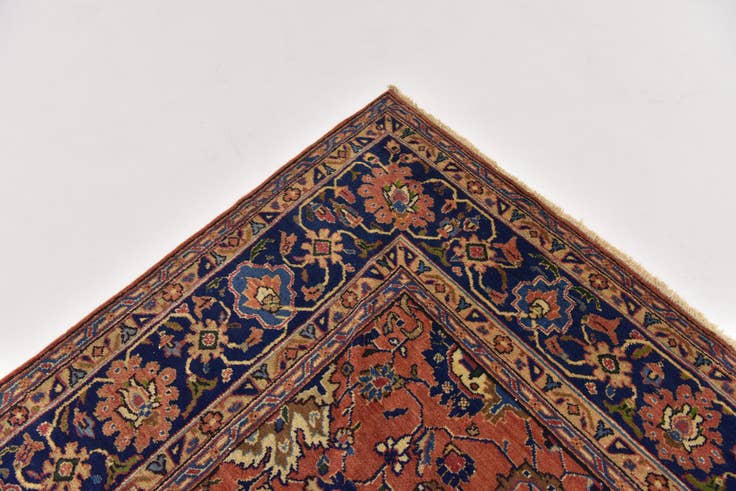 Detail image of 8' 7 x 11' 3 Hand Knotted Heriz Persian Wool Rug