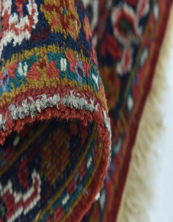 Detail image of 1' 10 x 2' 10 Hand Knotted Heriz Wool Rug