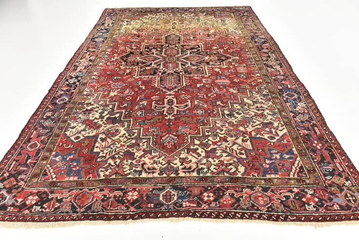 Detail image of 7' 7 x 10' 10 Hand Knotted Heriz Persian Wool Rug
