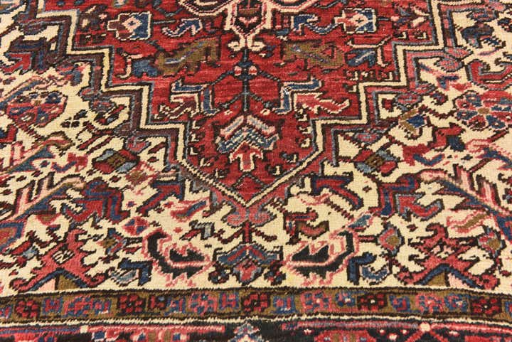 7' 7 x 10' 10 Hand Knotted Heriz Persian Wool Rug