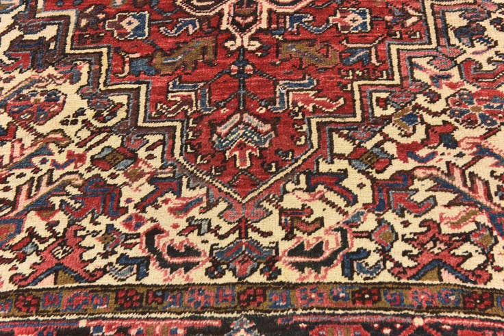 Detail image of 7' 7 x 10' 10 Hand Knotted Heriz Persian Wool Rug