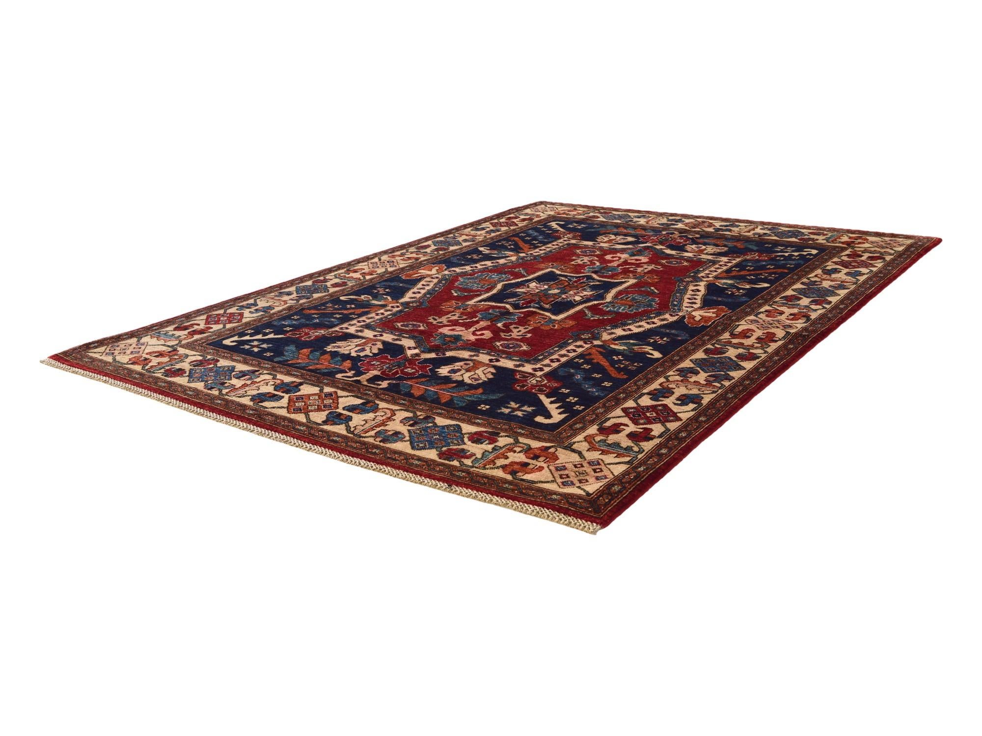 5' 9 x 8' 1 Hand Knotted Heriz Rug