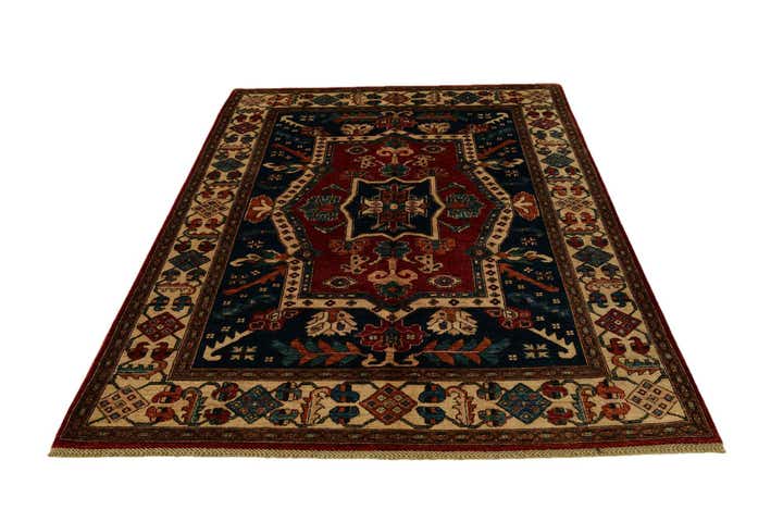 5' 9 x 8' 1 Hand Knotted Heriz Rug