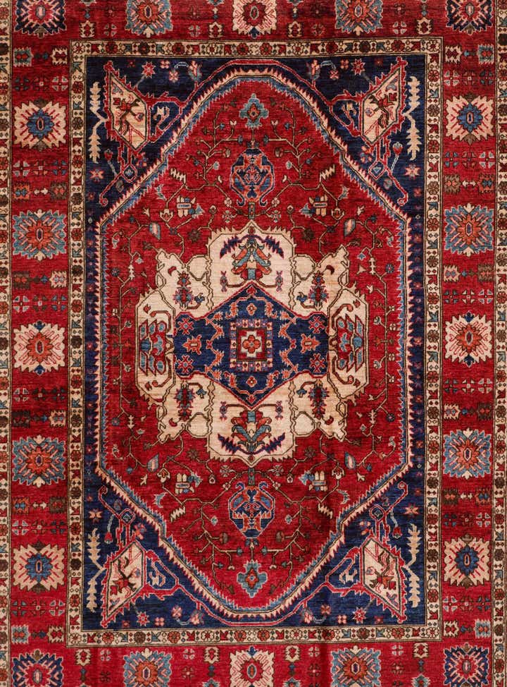6' 11 x 9' 10 Hand Knotted Heriz Rug