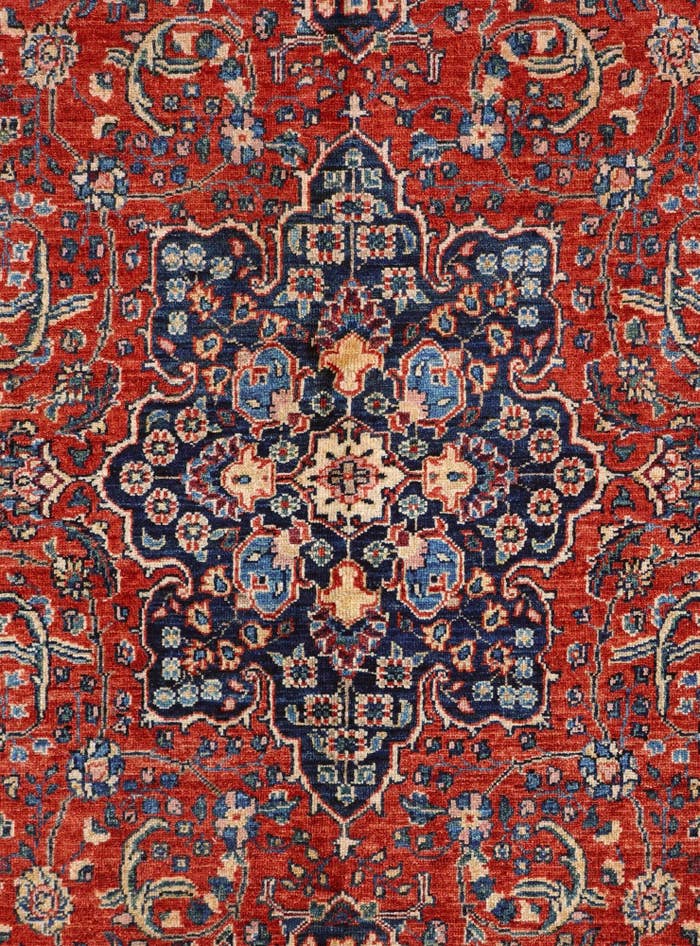 Detail image of 5' 7 x 7' 10 Hand Knotted Heriz Rug