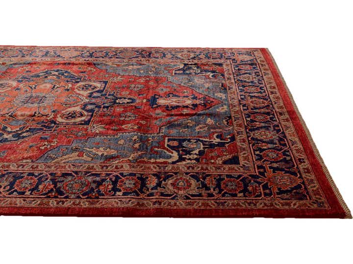 6' 11 x 9' 10 Hand Knotted Heriz Rug