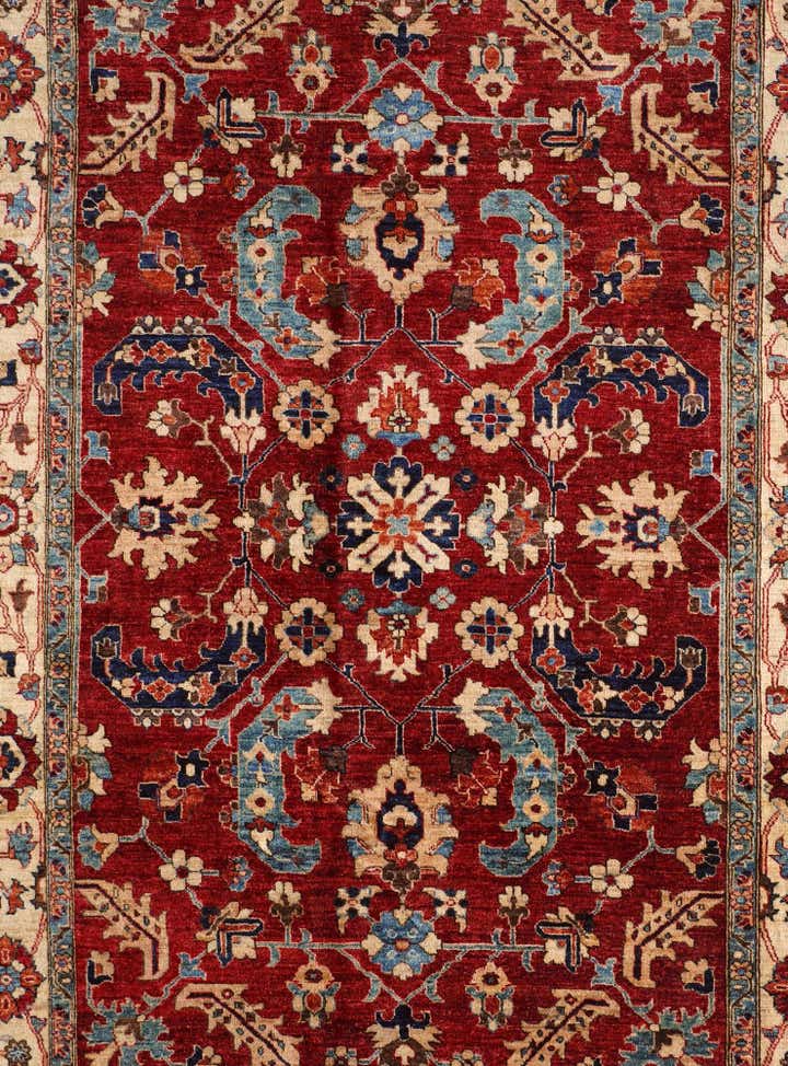 6' 9 x 9' 10 Hand Knotted Heriz Rug