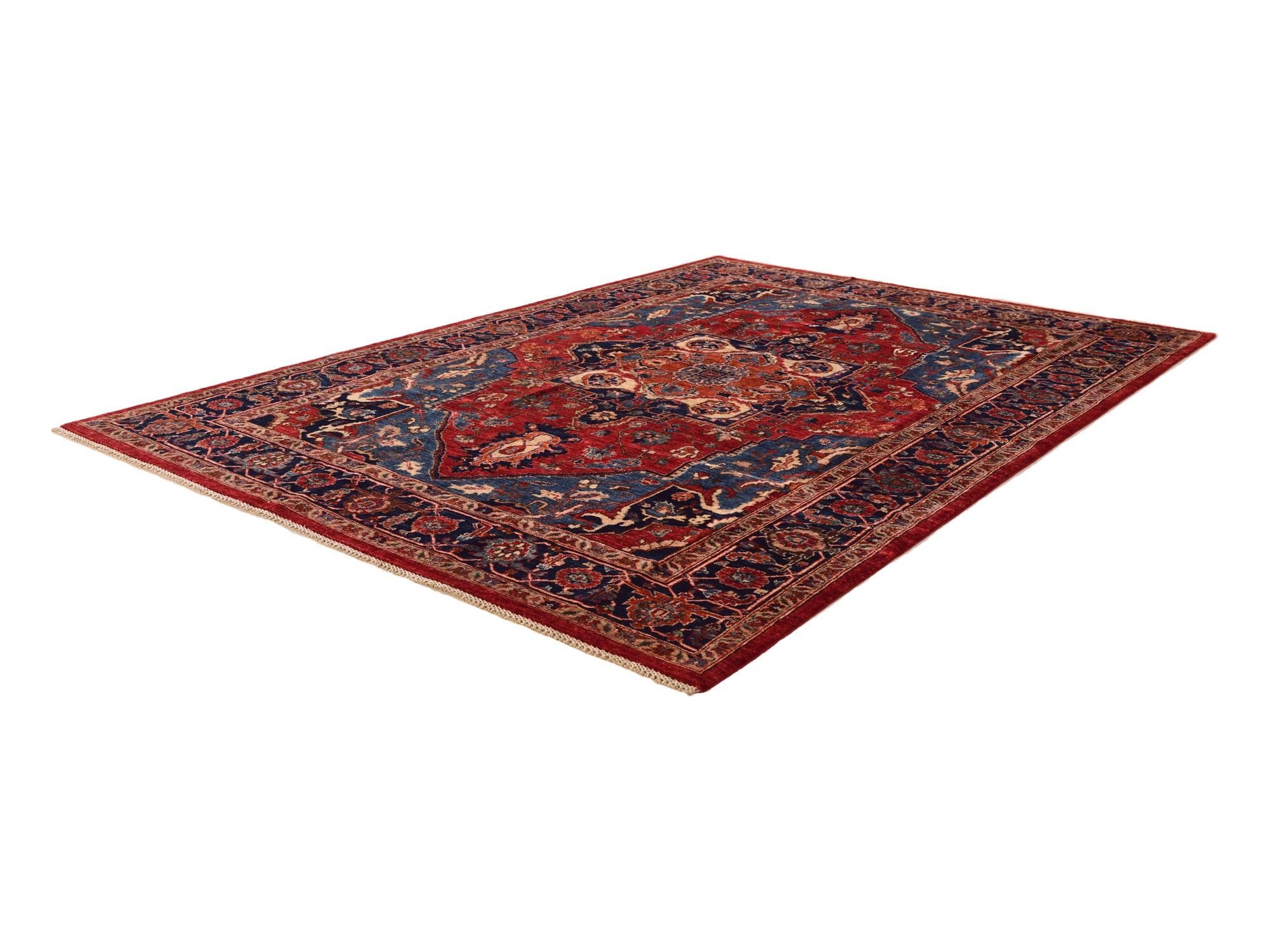 6' 10 x 9' 9 Hand Knotted Heriz Rug