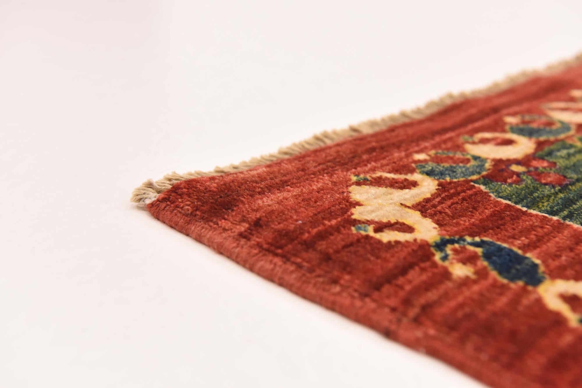 7' x 9' 2 Hand Knotted Ikat Rug