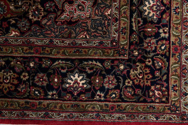 6' 7 x 9' 10 Isfahan Wool Rug