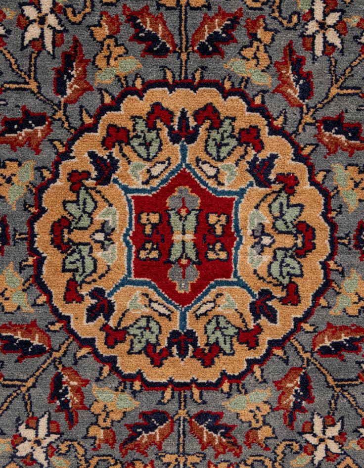 Detail image of 7' 3 x 10' 7  Hand Knotted Isfahan Wool Rug