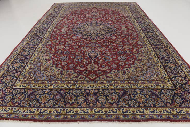 Detail image of 9' 6 x 13' 6 Hand Knotted Isfahan Persian Wool Rug
