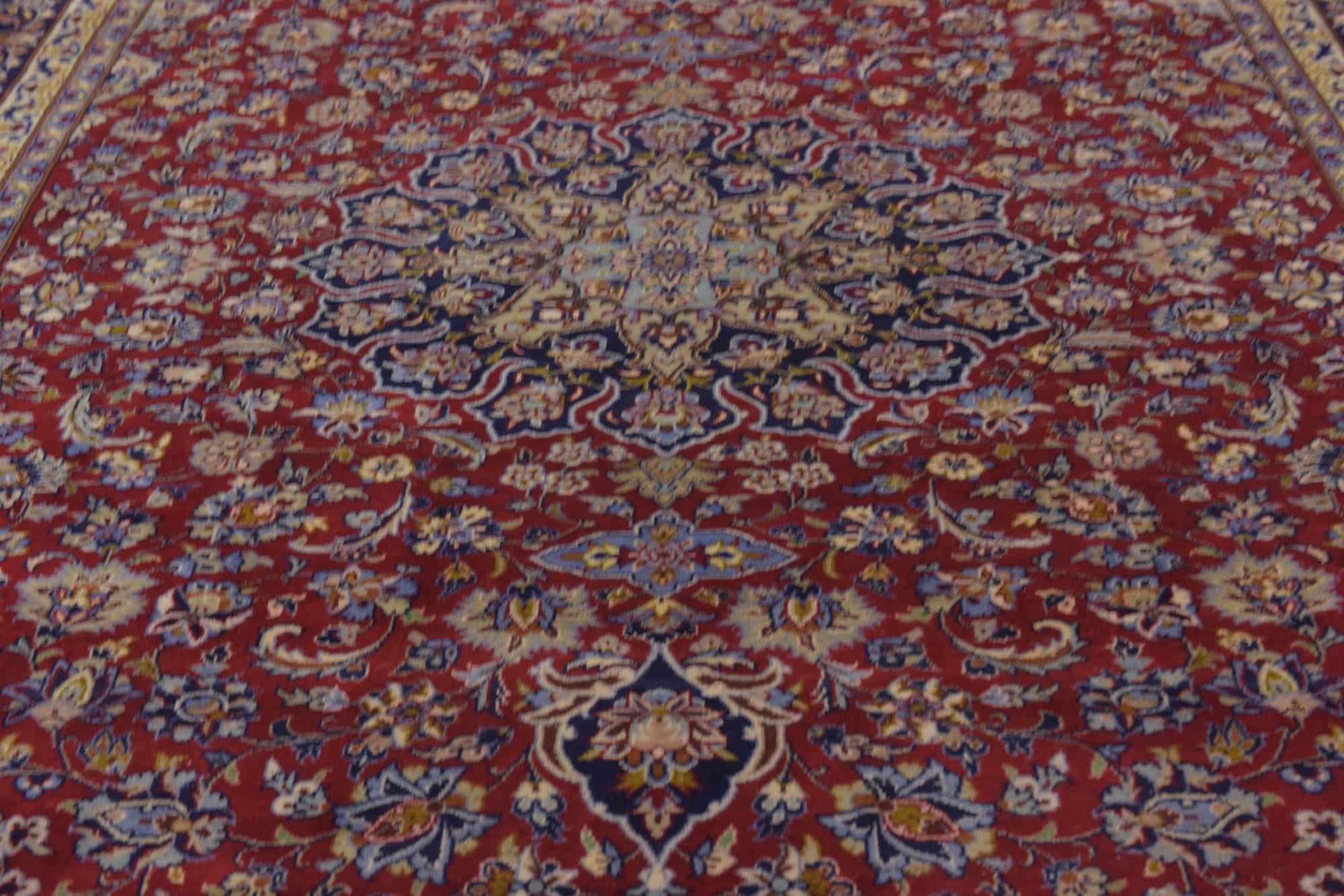 9' 6 x 13' 6 Hand Knotted Isfahan Persian Wool Rug
