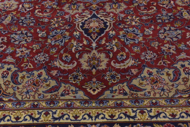 Detail image of 9' 6 x 13' 6 Hand Knotted Isfahan Persian Wool Rug