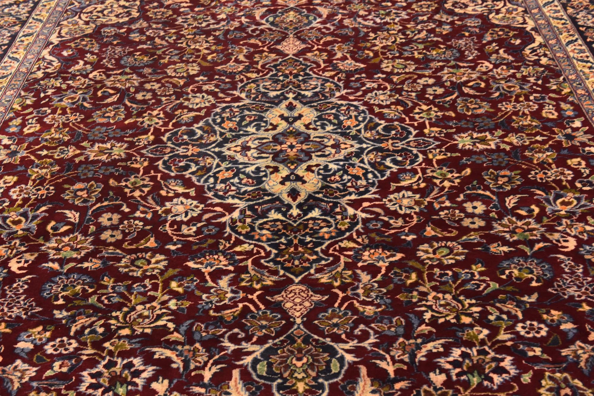 9' 6 x 12' 10 Hand Knotted Isfahan Persian Wool Rug