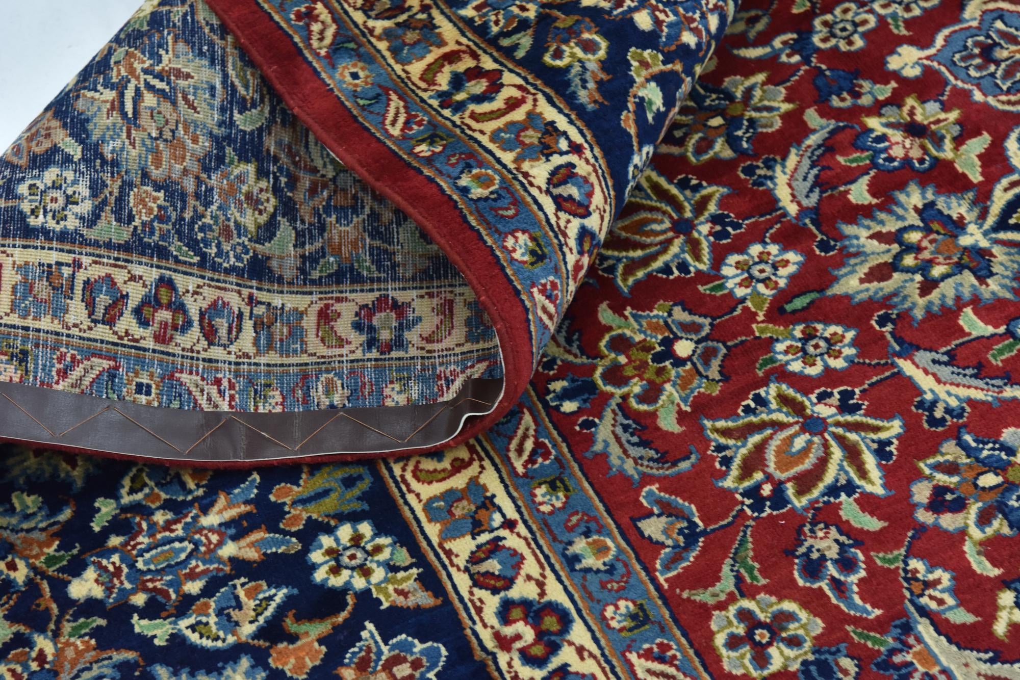295cm x 390cm Hand Knotted Isfahan Persian Wool Rug