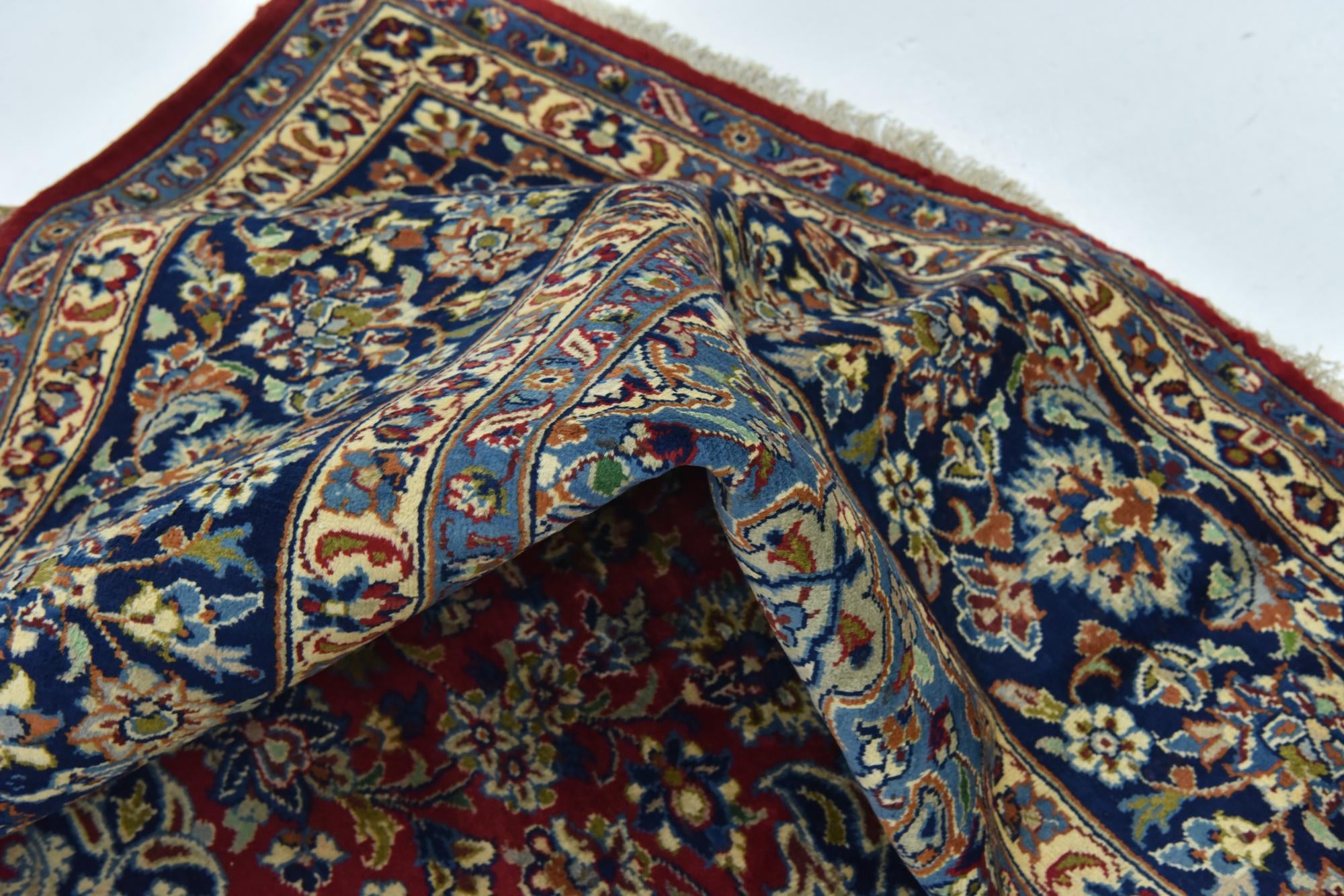 295cm x 390cm Hand Knotted Isfahan Persian Wool Rug