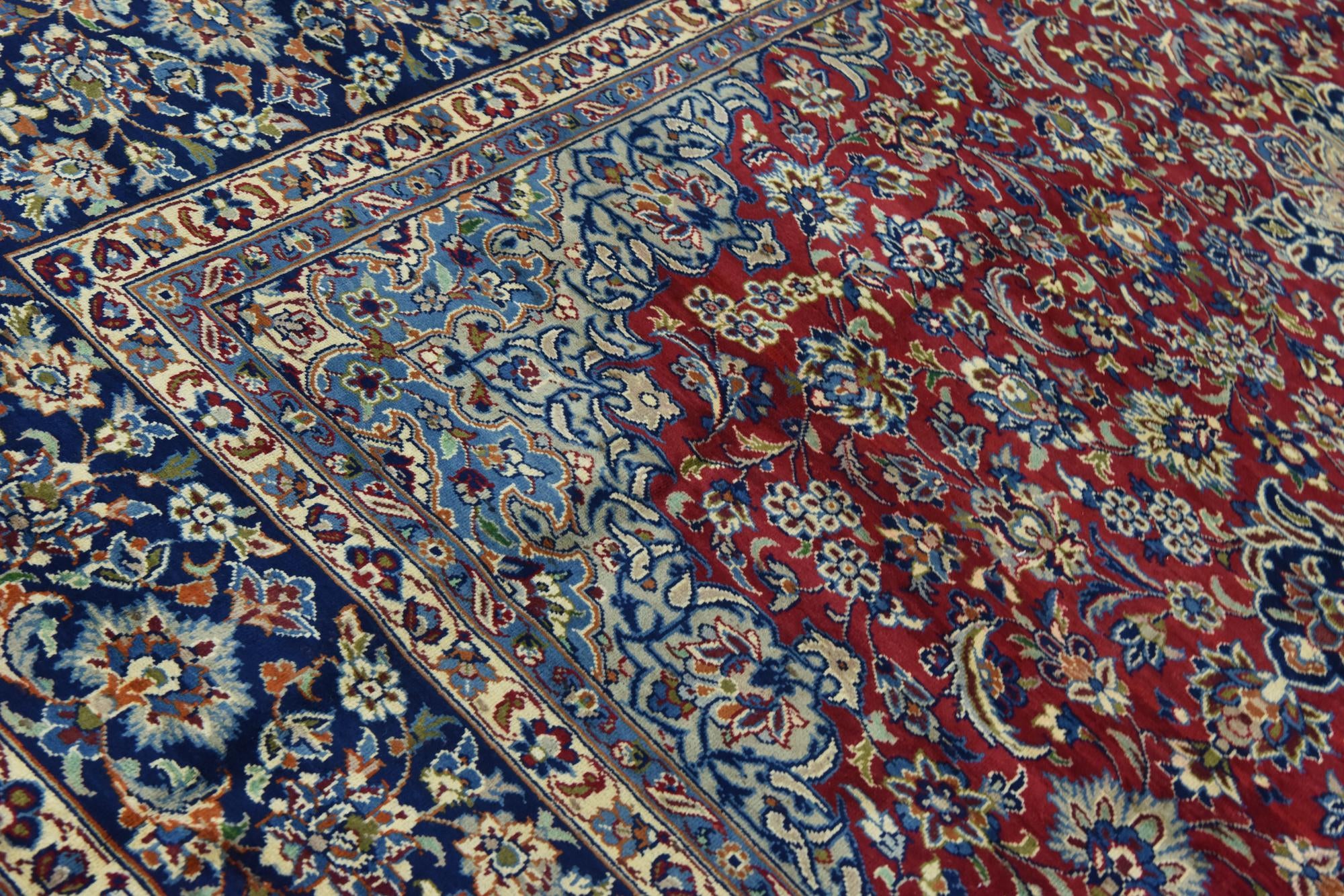 295cm x 390cm Hand Knotted Isfahan Persian Wool Rug