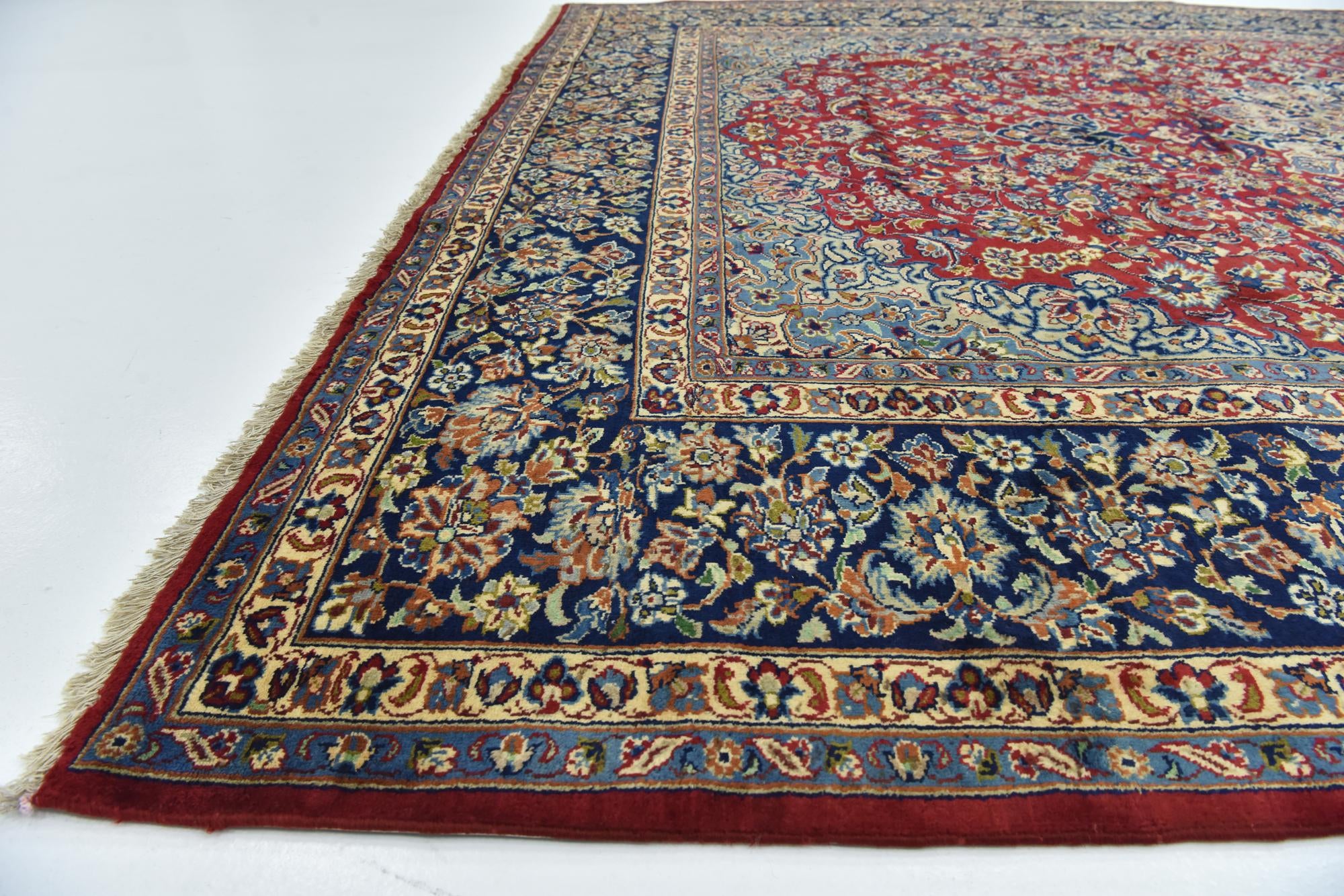 295cm x 390cm Hand Knotted Isfahan Persian Wool Rug