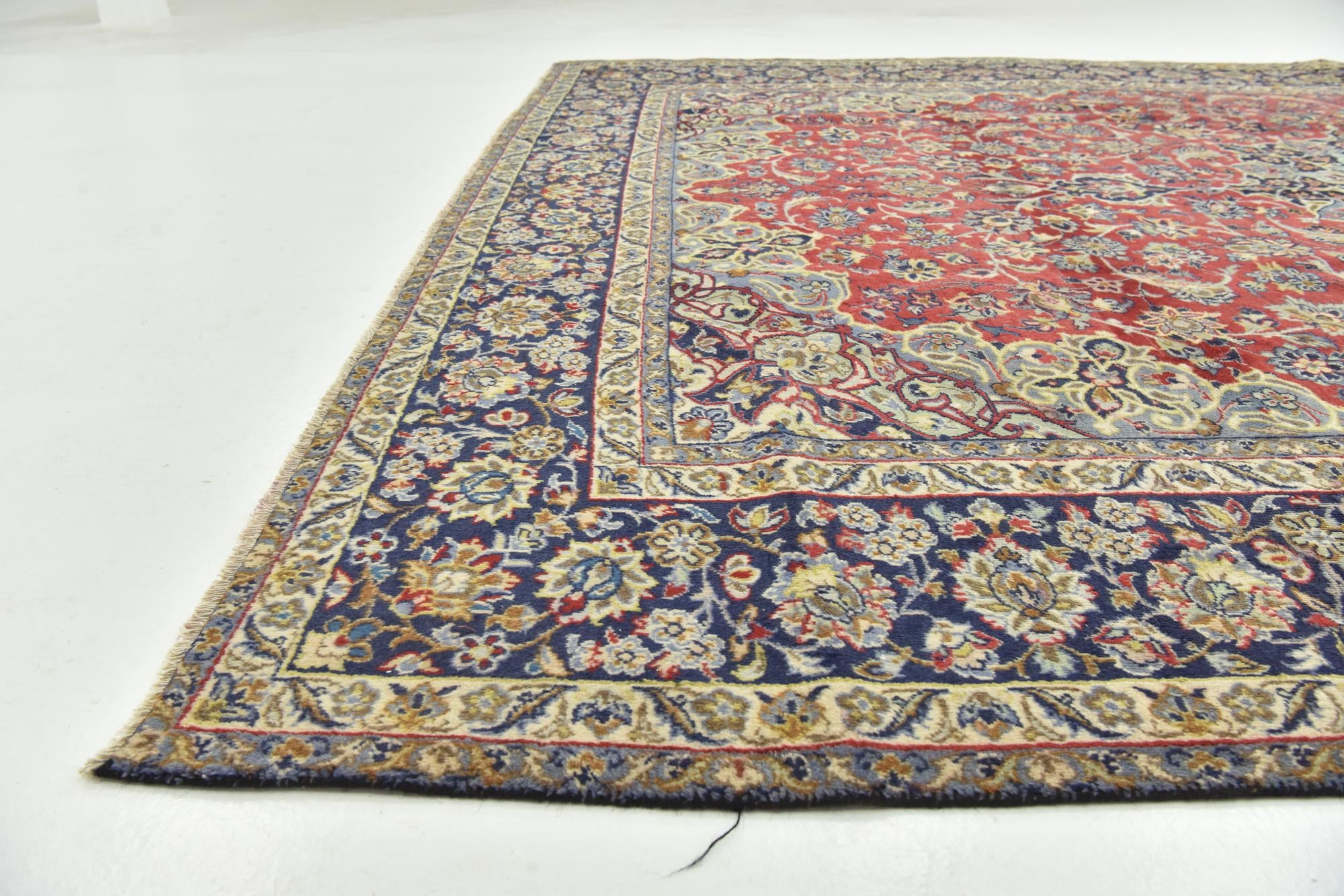295cm x 400cm Hand Knotted Isfahan Persian Wool Rug