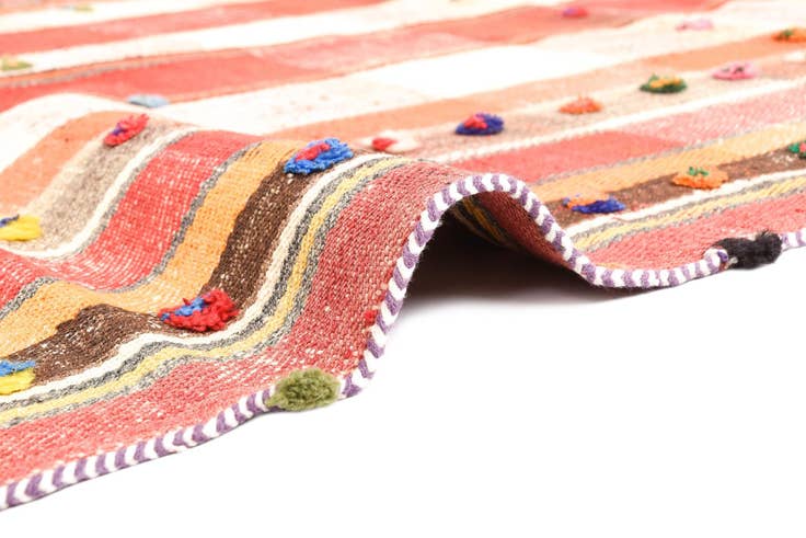 Detail image of 4' 9 x 7' 4 Jajim Rug