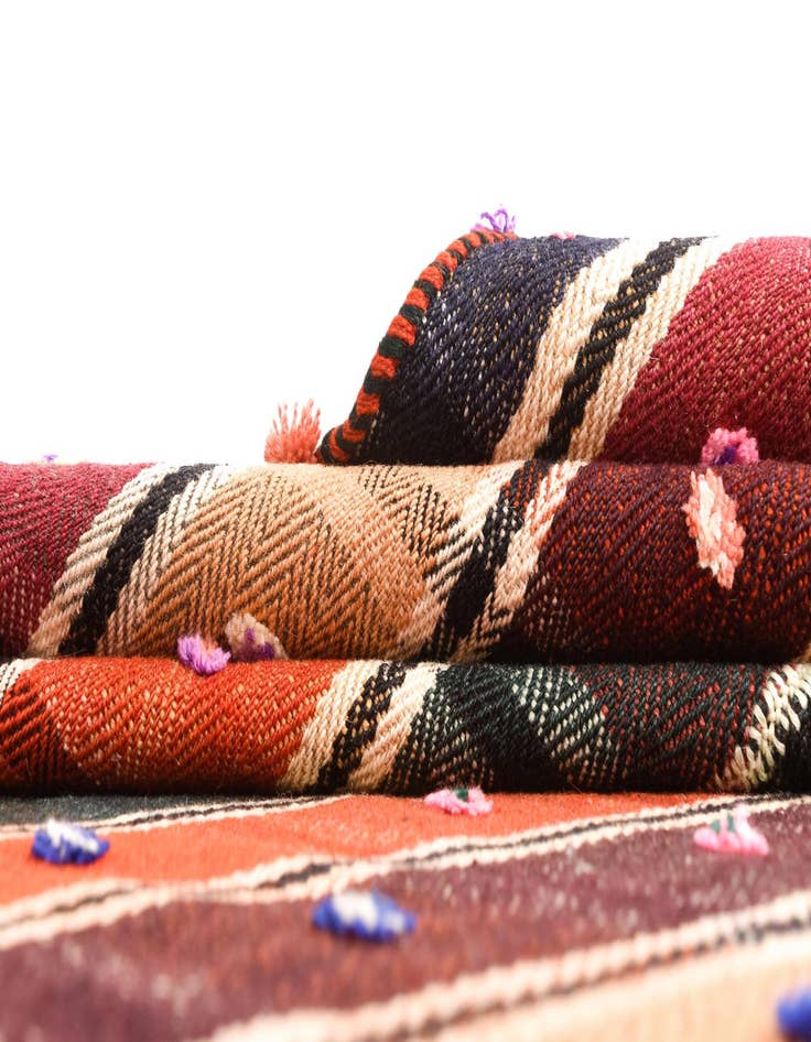 Detail image of 4' 8 x 7' 4 Jajim Rug