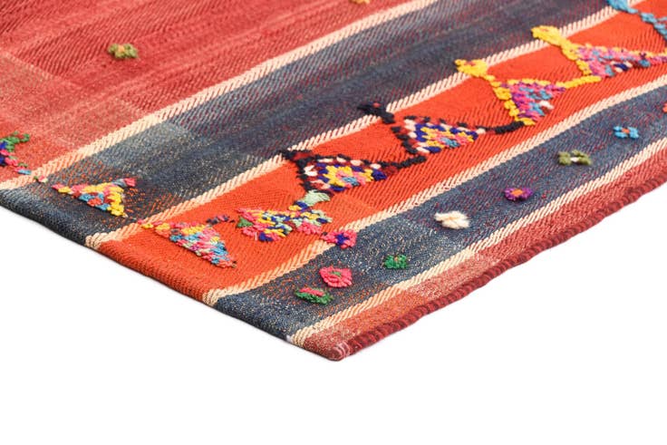 Detail image of 4' 10 x 7' 3 Jajim Rug