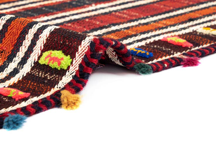 Detail image of 4' 10 x 7' Jajim Wool Rug